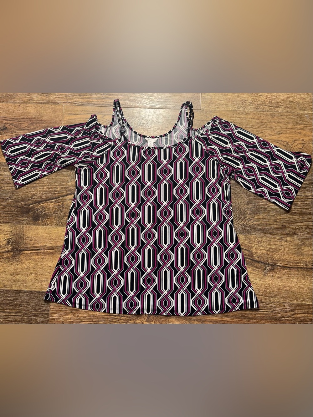 Cato Geometric Cold Shoulder Top – Size Medium